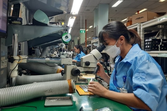 Many businesses yet to announce Tet bonuses for workers